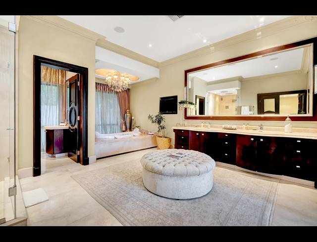 5 BEDROOM HOUSE FOR SALE IN SANDHURST